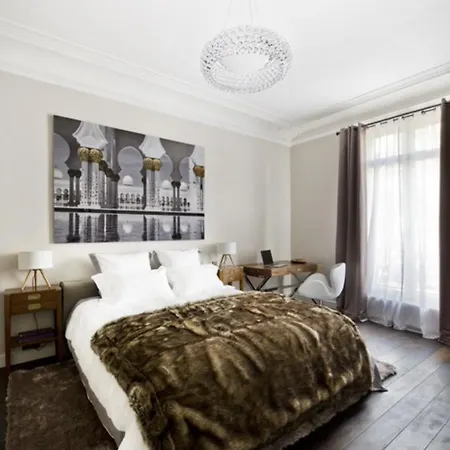 - Trocadero Apartment *