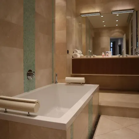 Apartment - Trocadero *