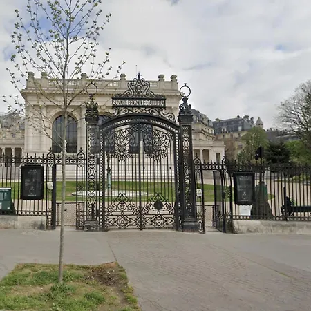 - Trocadero Apartment